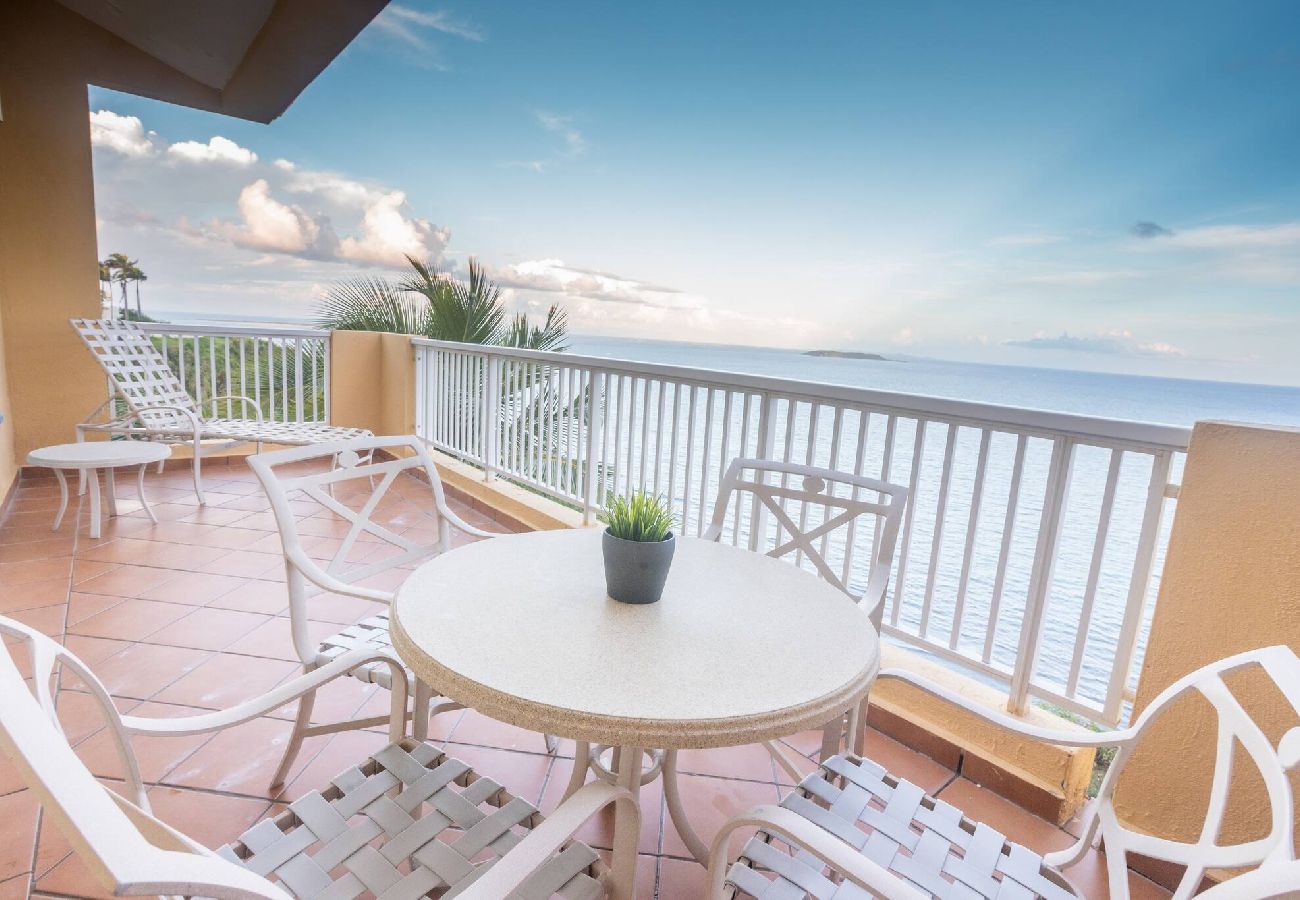 Residencial en Fajardo - *Azul Marino* Golf & Ocean View Luxury Condo 