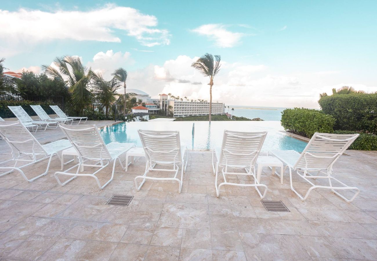 Residencial en Fajardo - *Azul Marino* Golf & Ocean View Luxury Condo 