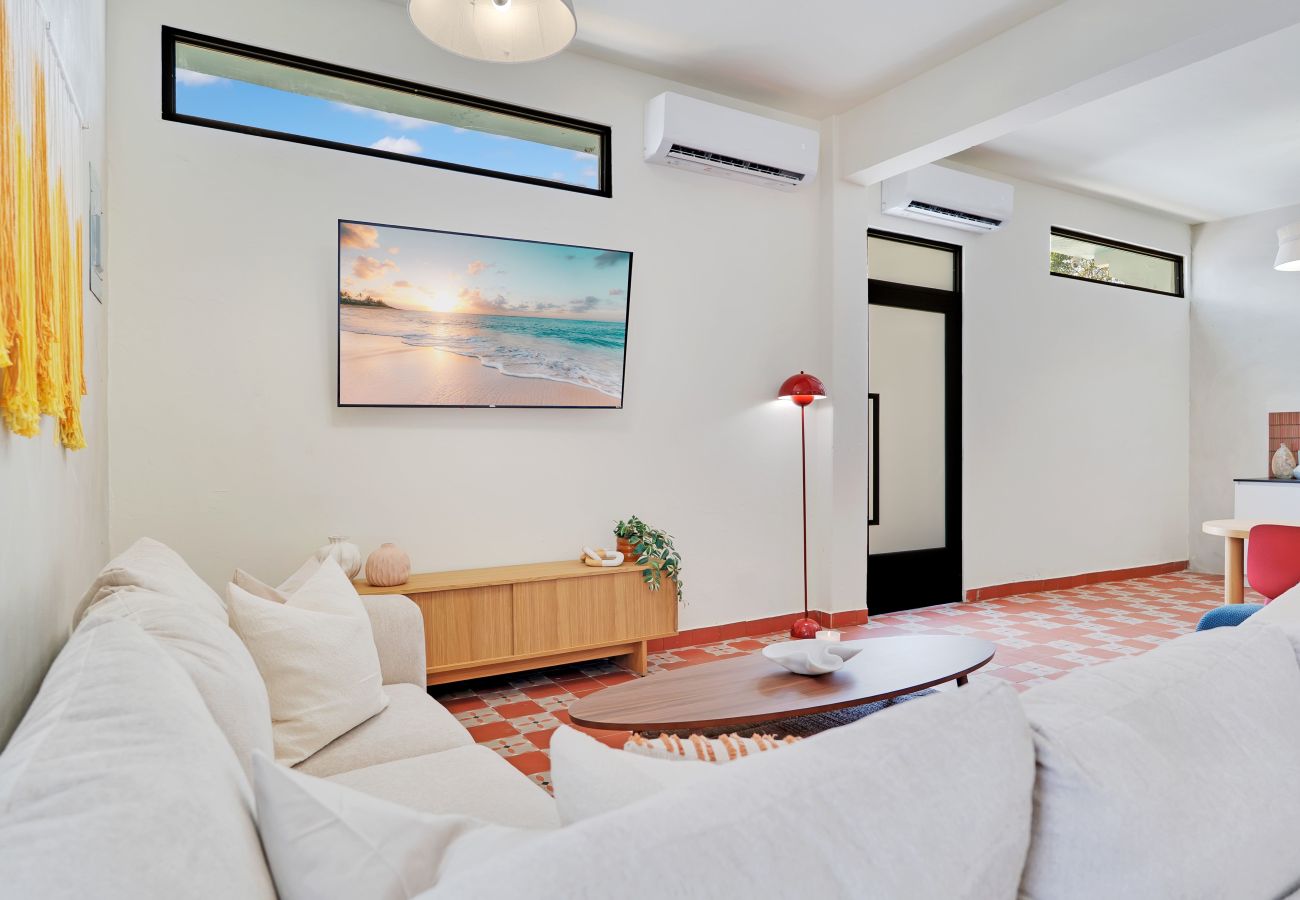 Casa en San Juan - Vibrant Santurce Caribbean Escape | 7BR w/ Rooftop