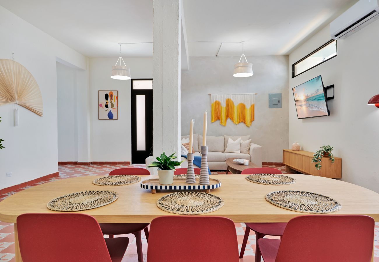 Casa en San Juan - Vibrant Santurce Caribbean Escape | 7BR w/ Rooftop