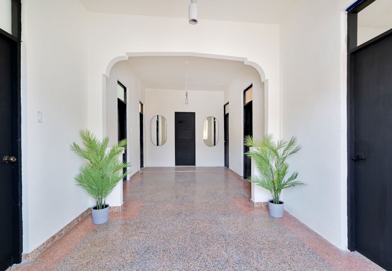 Casa en San Juan - Vibrant Santurce Caribbean Escape | 7BR w/ Rooftop