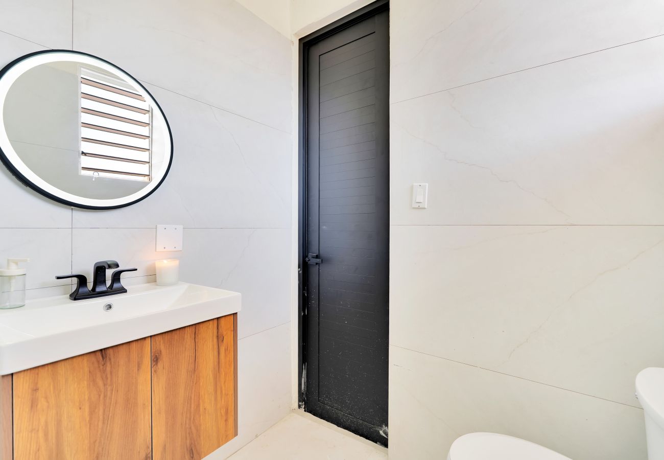 Casa en San Juan - Vibrant Santurce Caribbean Escape | 7BR w/ Rooftop