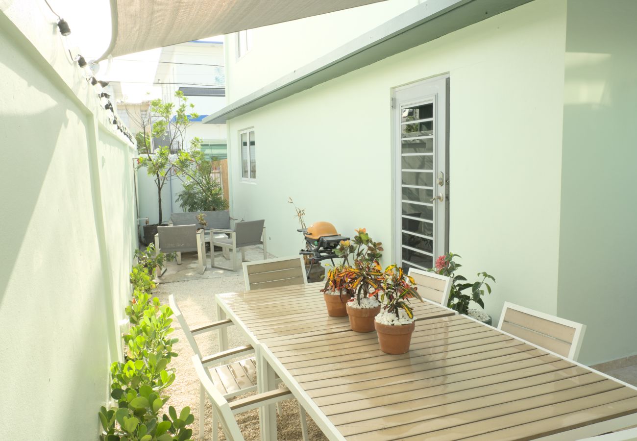 Casa en San Juan - 4BR Pool Home | 5 Min to Beach, San Juan