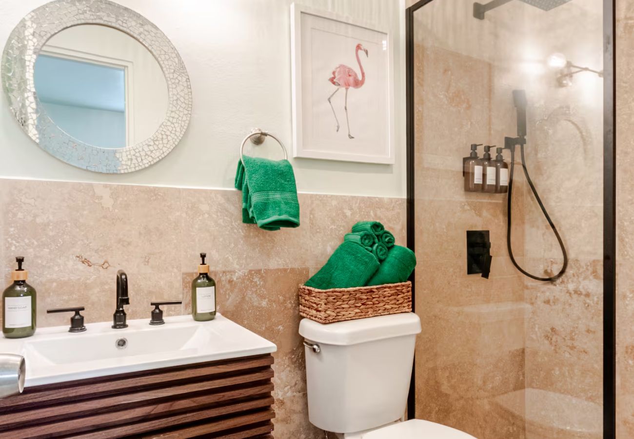 Casa en San Juan - 4BR Pool Home | 5 Min to Beach, San Juan