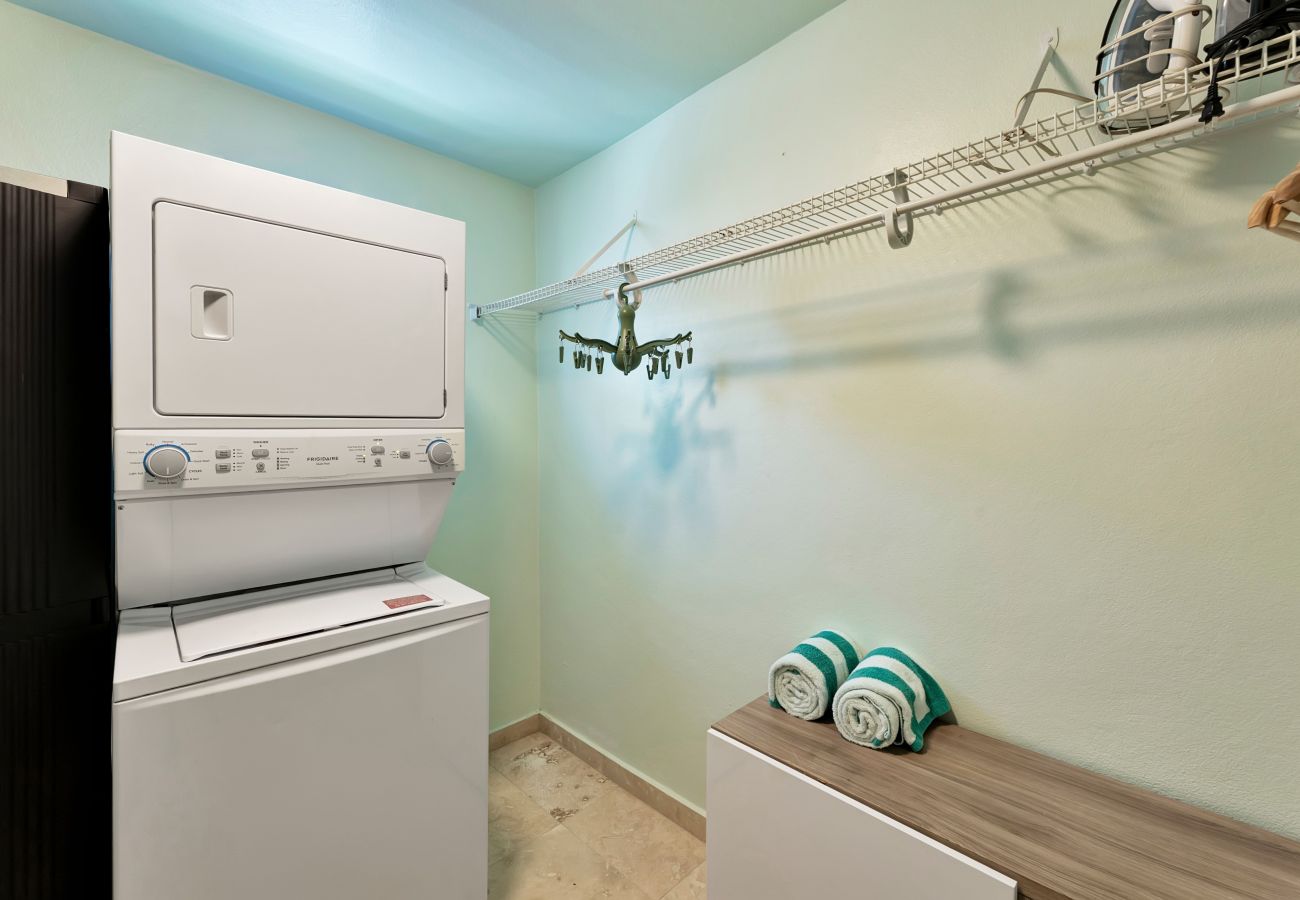 Casa en San Juan - 4BR Pool Home | 5 Min to Beach, San Juan