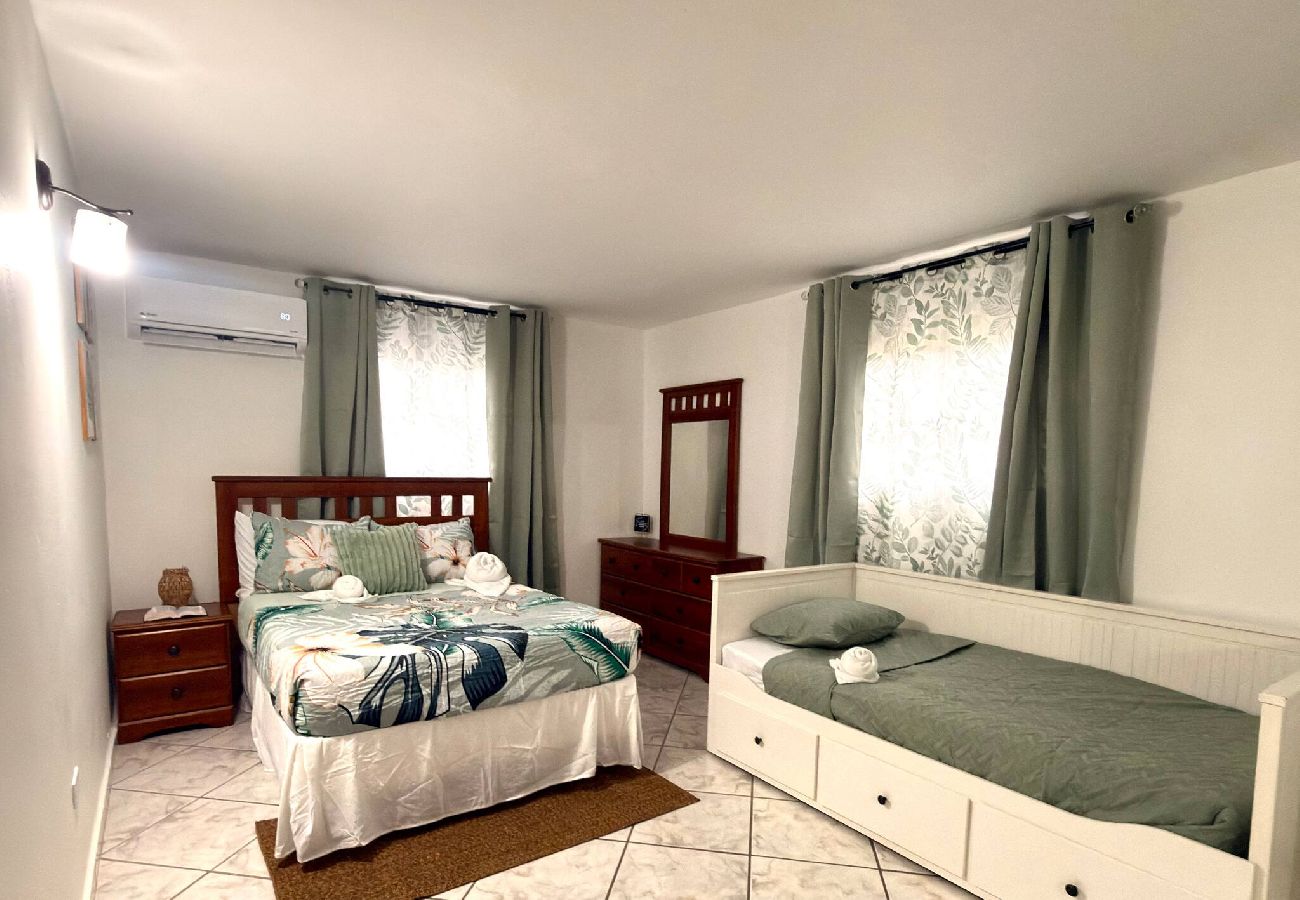 Apartamento en Yauco - Spacious 2BR Apt • Kitchen • Laundry • WiFi 