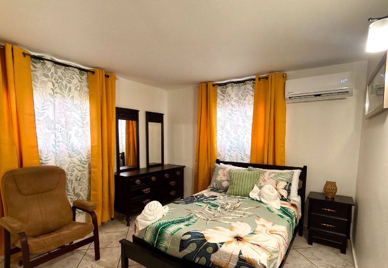Apartamento en Yauco - Spacious 2BR Apt • Kitchen • Laundry • WiFi 
