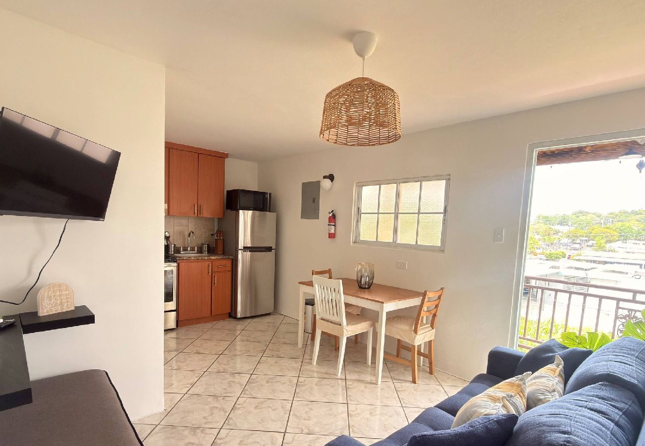 Apartamento en Yauco - Spacious 2BR Apt • Kitchen • Laundry • WiFi 