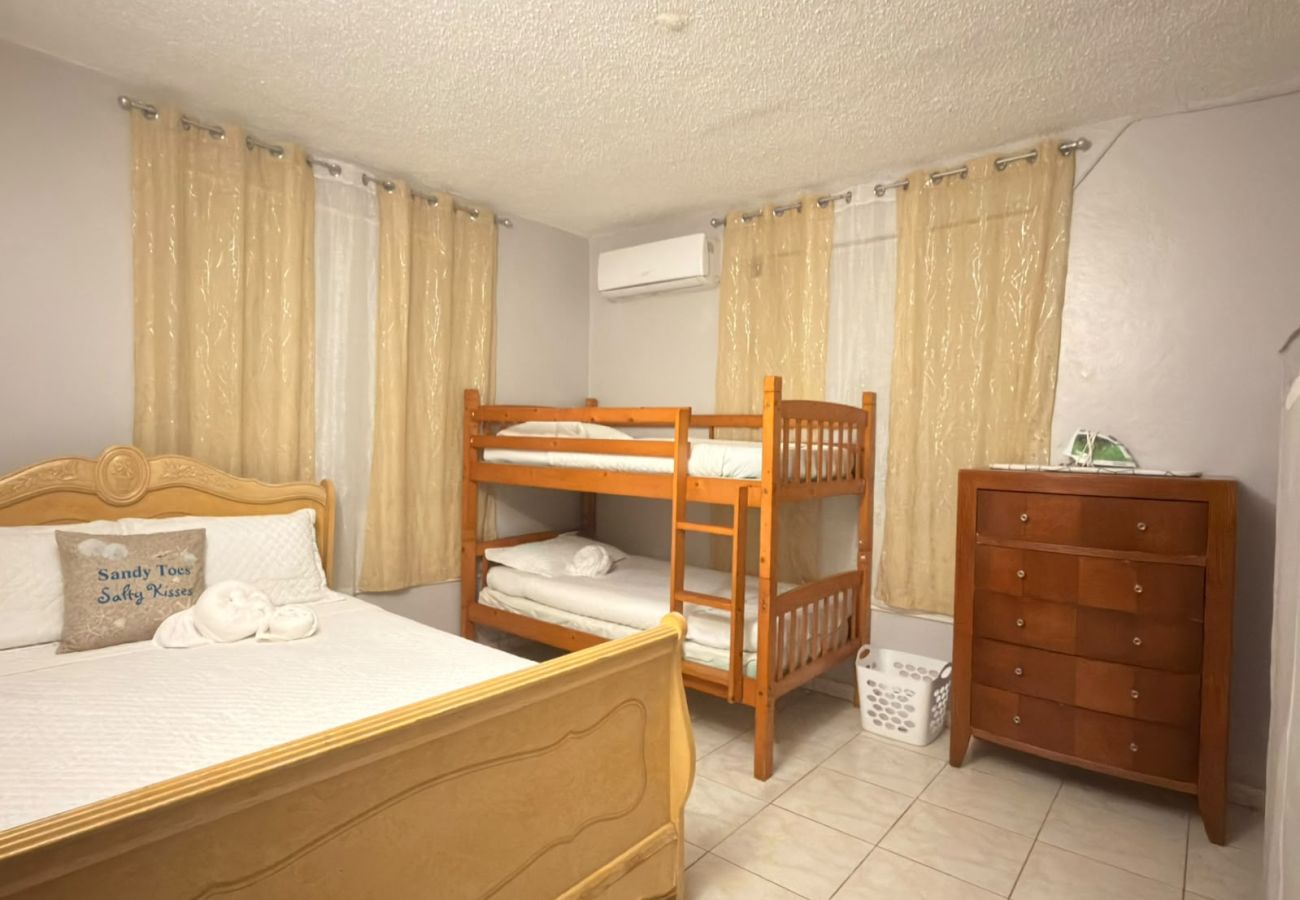 Apartamento en Guanica - BBQ · Family Stay · Playa Santa · Apto B 