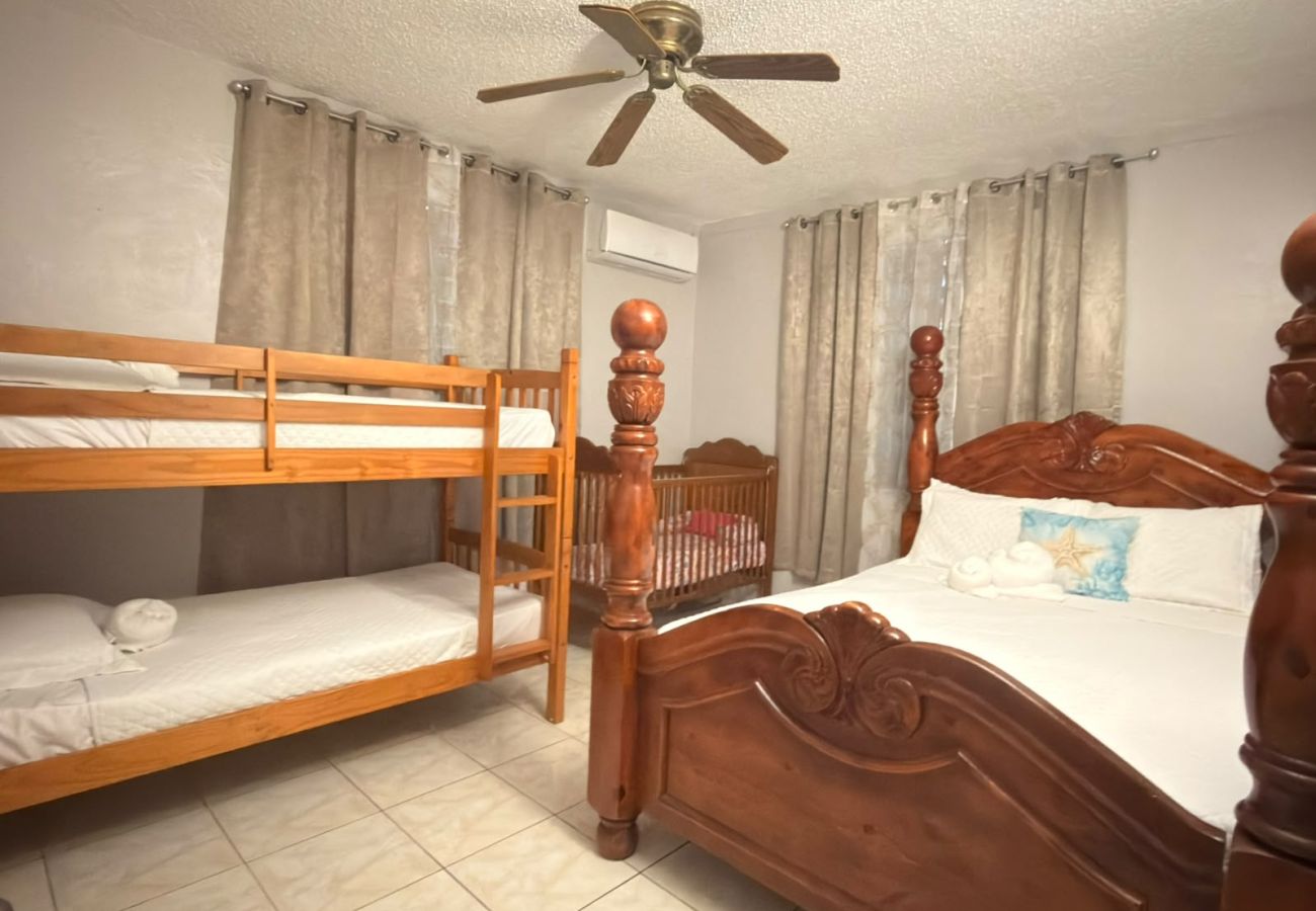 Apartamento en Guanica - BBQ · Family Stay · Playa Santa · Apto B 
