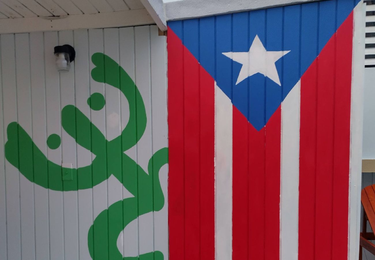 Apartamento en Guanica - Camina a la Playa | Piscinas | Billar | Apto. D 