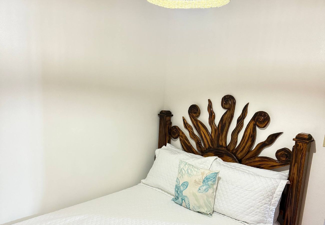 Apartamento en Guanica - Camina a la Playa | Piscinas | Billar | Apto. D 