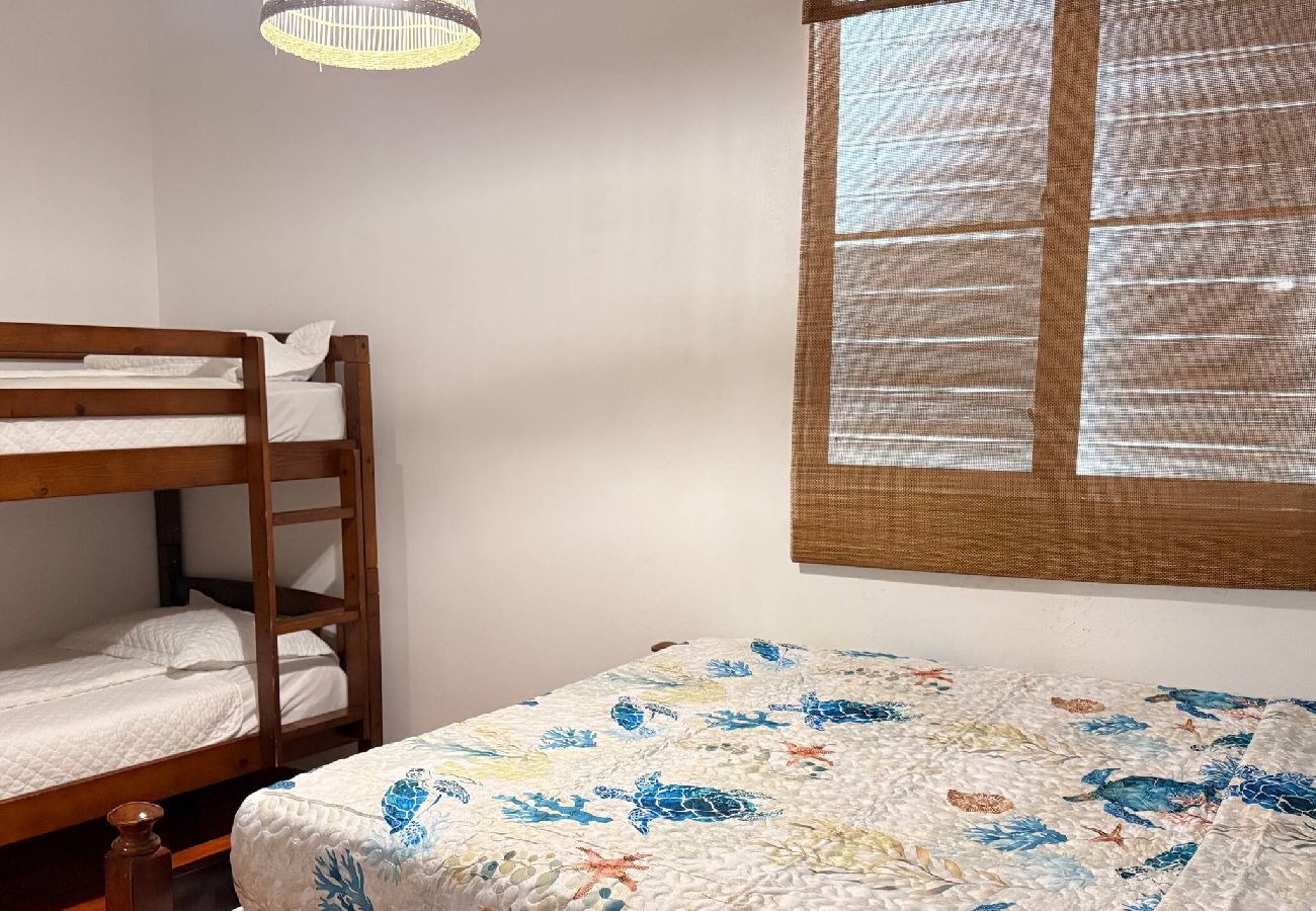Apartamento en Guanica - Camina a la Playa | Piscinas | Billar | Apto. D 
