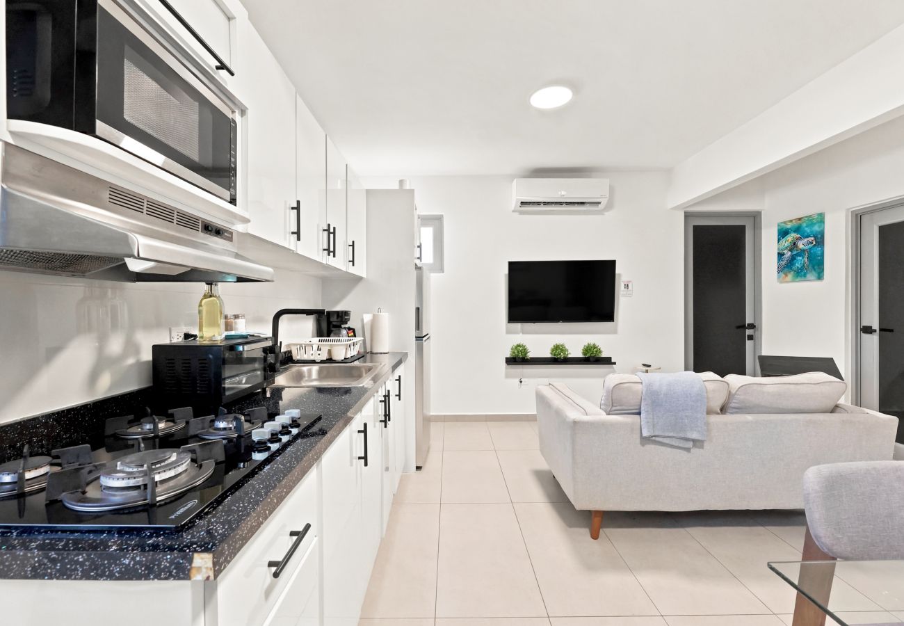 Apartamento en San Juan - Brisamare Apt 5 | 2BR | Pool, BBQ, Generator 