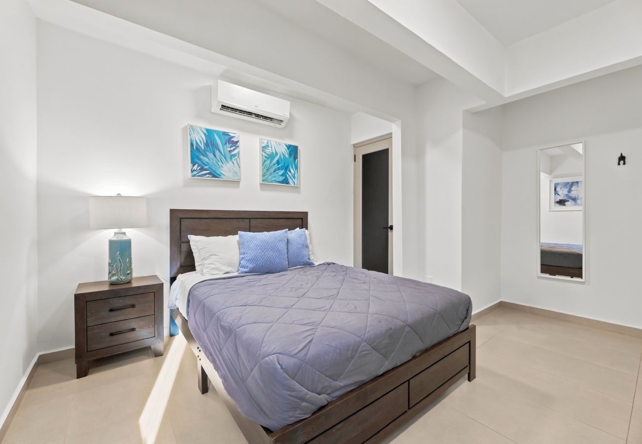 Apartamento en San Juan - Brisamare Apt 5 | 2BR | Pool, BBQ, Generator 