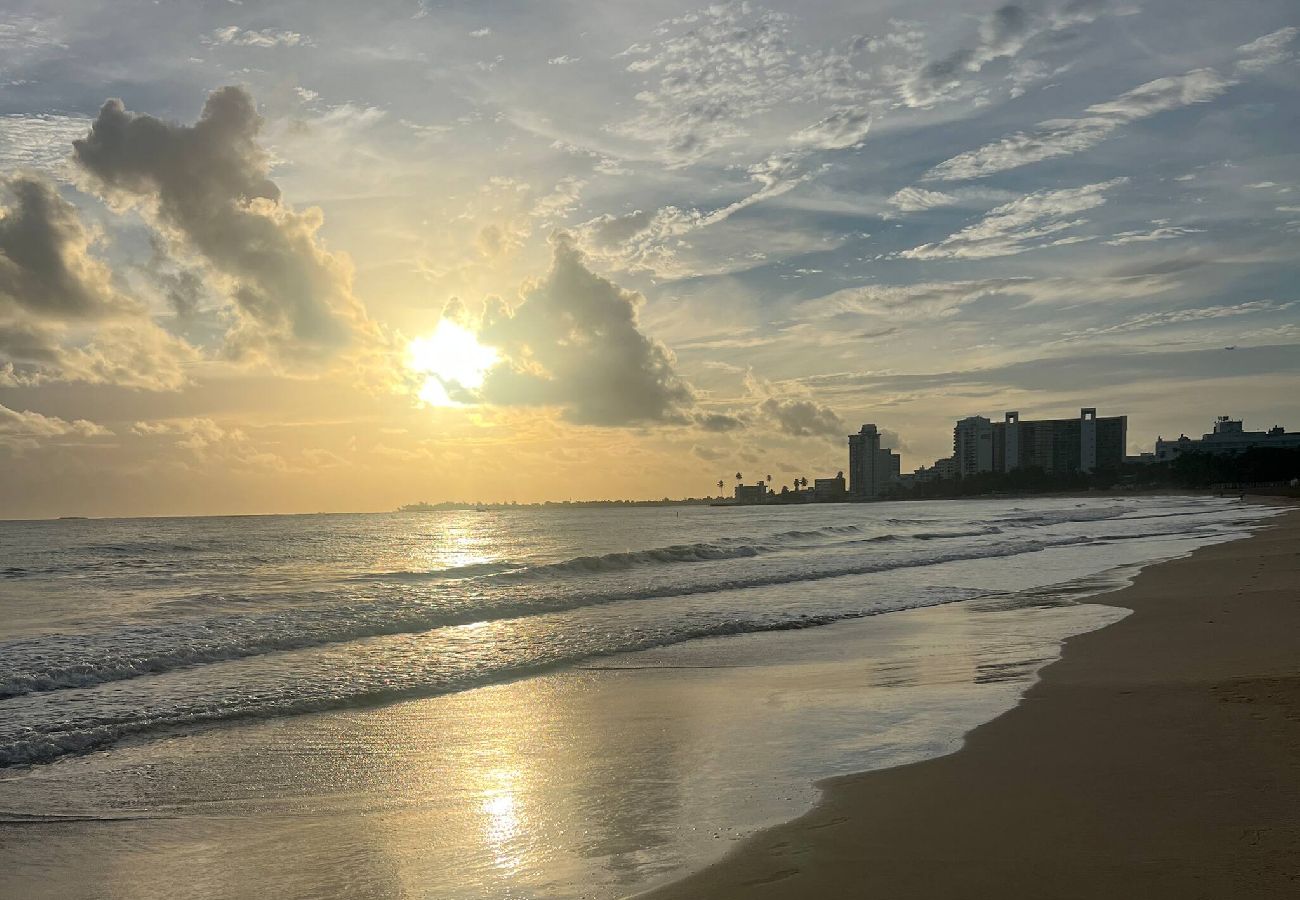 Apartamento en San Juan - Brisamare Apt 2 | 2BR | Pool, BBQ, Generator 