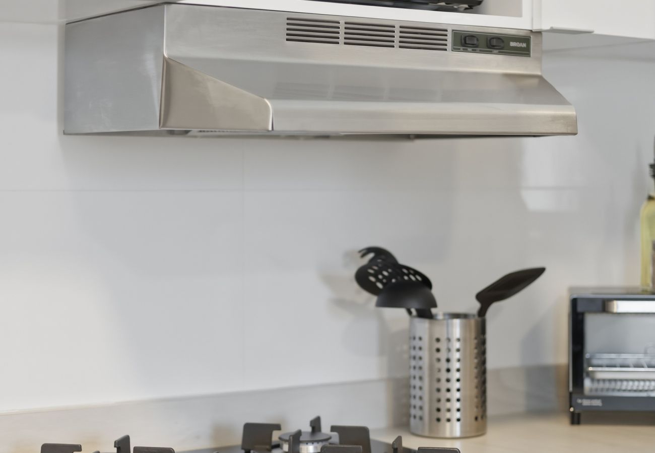 Apartamento en San Juan - Brisamare Apt 4 | 1BR | Pool, BBQ, Generator 