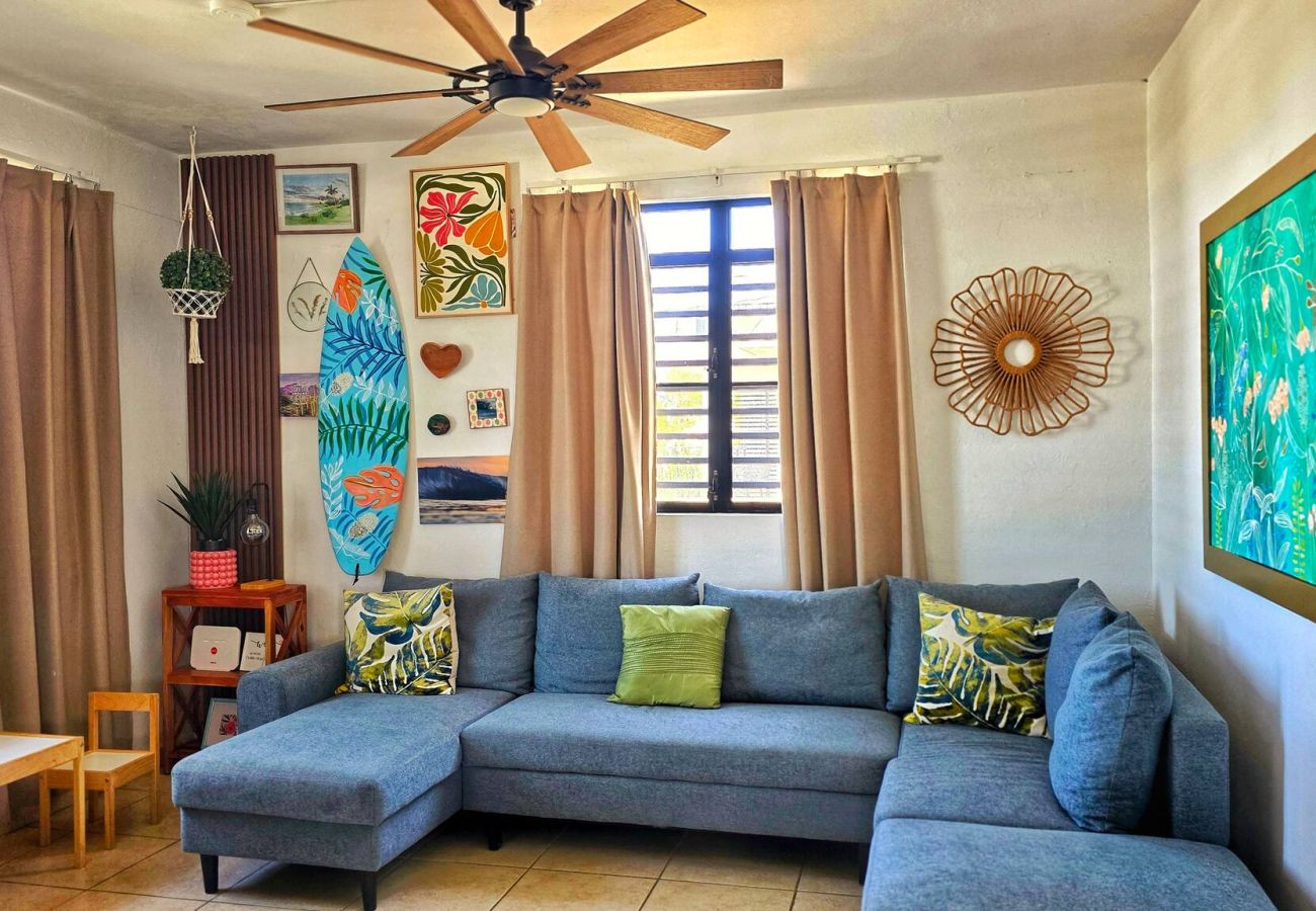 Casa en Camuy - 6BR Beachfront Compound w/ Generator & Games 