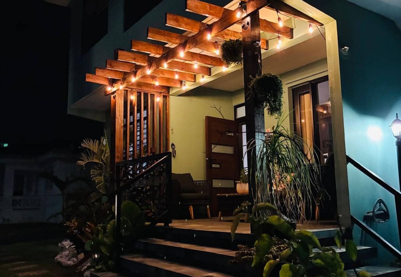 Casa en Camuy - 6BR Beachfront Compound w/ Generator & Games 
