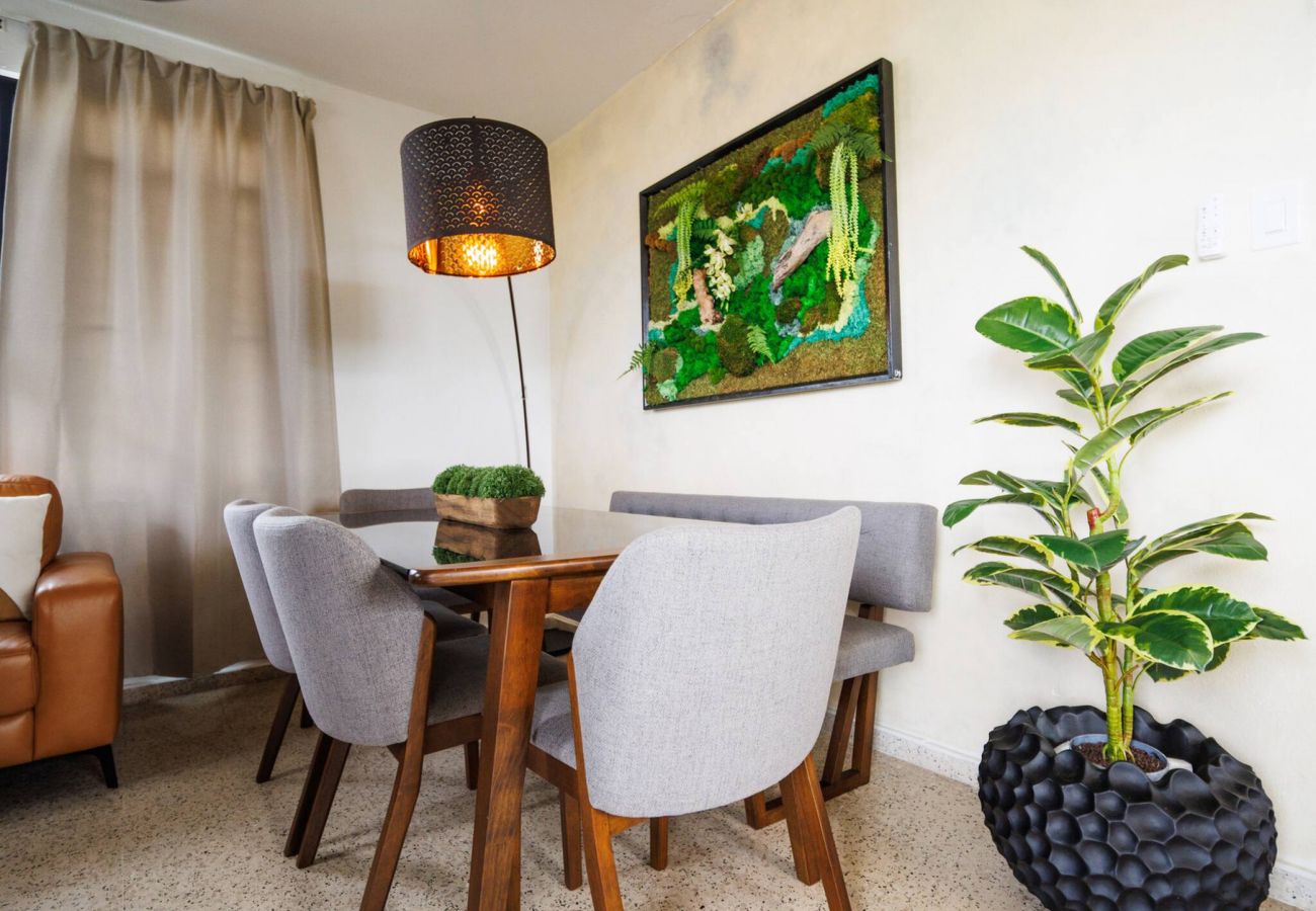 Casa en Camuy - 6BR Beachfront Compound w/ Generator & Games 