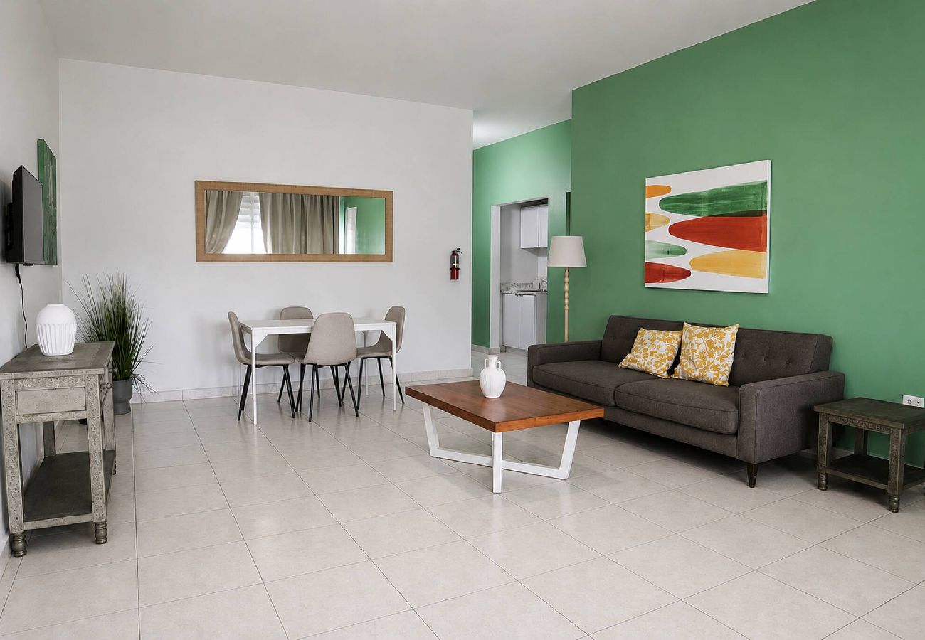Apartamento en San Juan - Spacious 1br Minutes from Escambron Beach and OSJ 