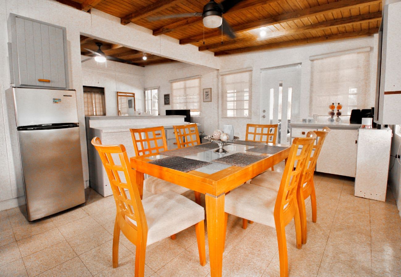 Casa en Rincon - Casa Isabel en Calvache Rincon PR para 6 personas. 