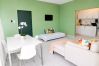 Apartamento en San Juan - Vibrant 1BR w Balcony, Steps to Escambron Beach