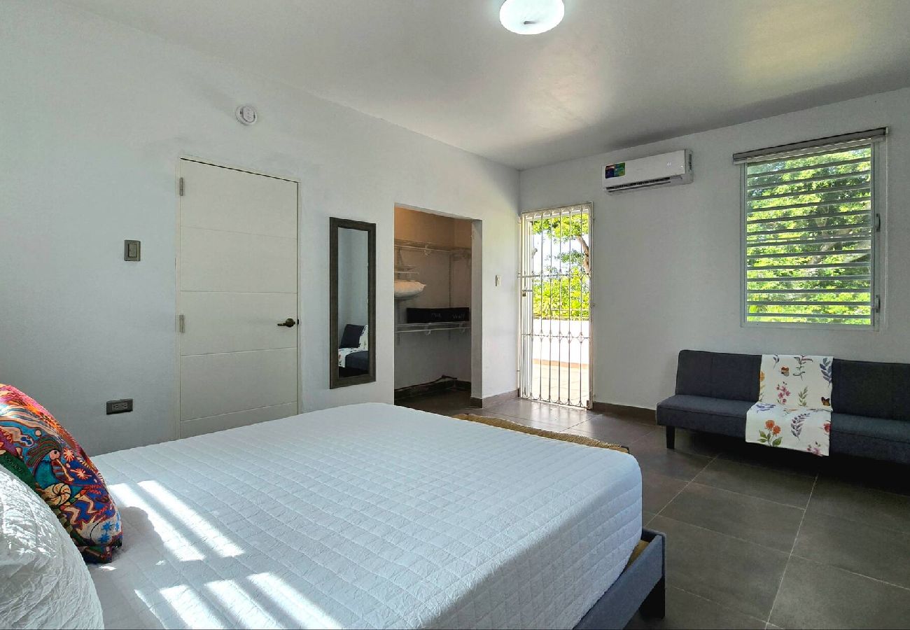 Casa en Arecibo - Arecibo - Casa, Cerca Playas, Laundry, Wifi, A/C 
