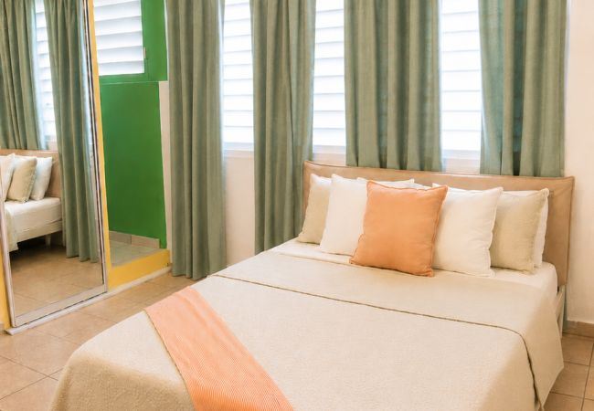 Apartamento en San Juan -  Charming 1 BR Walking Distance to Escambron Beach 