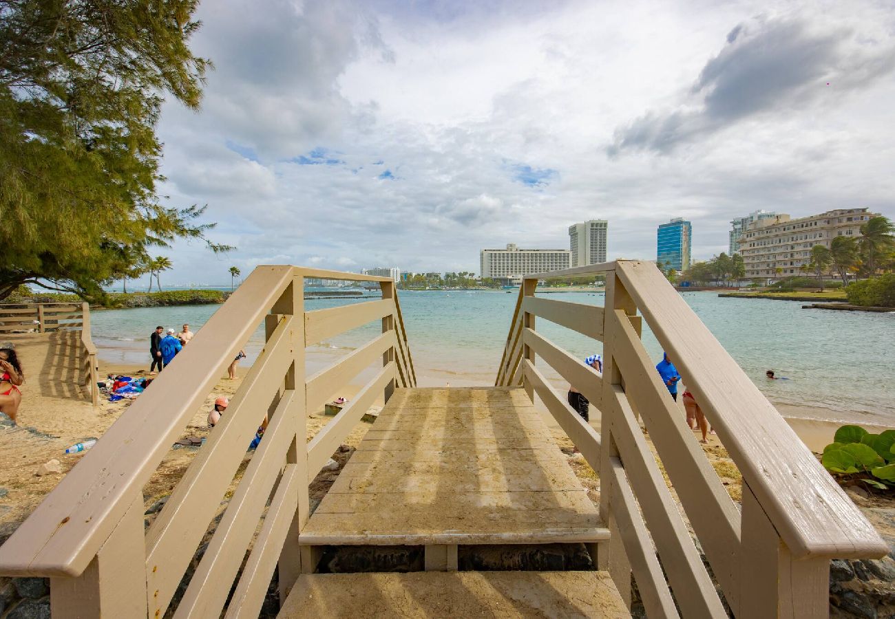 Apartamento en San Juan -  Charming 1 BR Walking Distance to Escambron Beach 