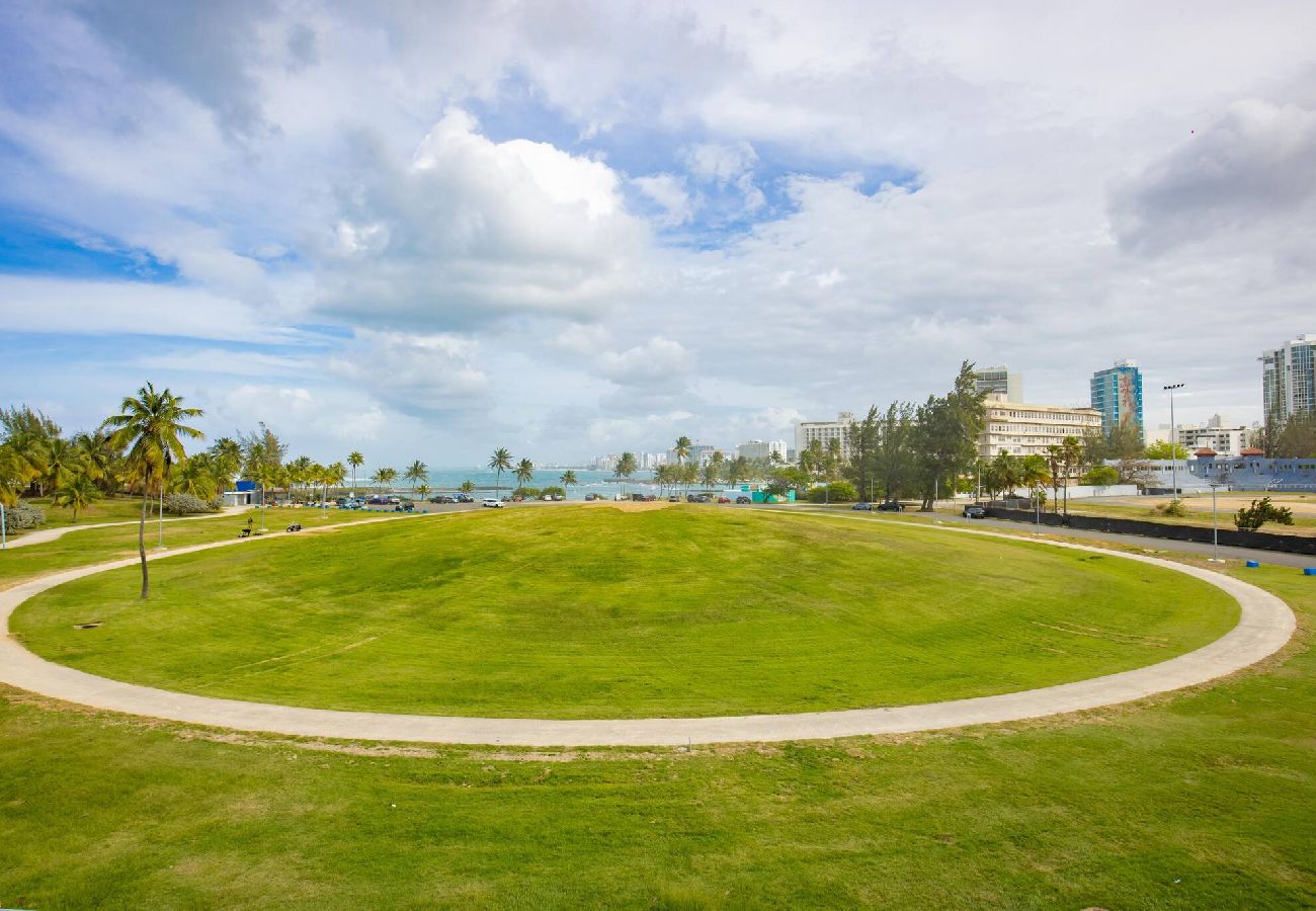 Apartamento en San Juan -  Charming 1 BR Walking Distance to Escambron Beach 