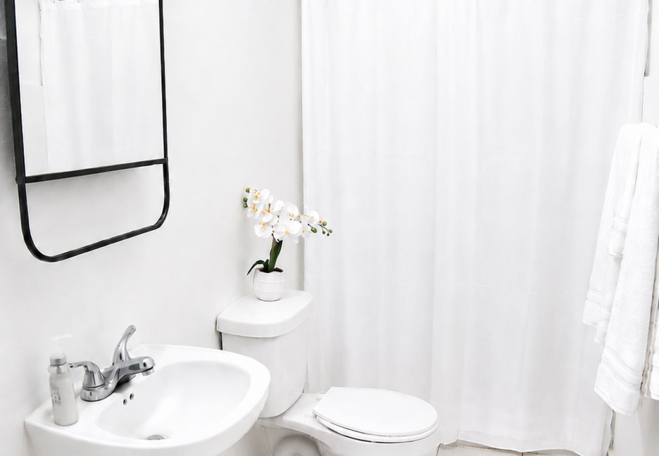 Apartamento en San Juan -  Charming 1 BR Walking Distance to Escambron Beach 