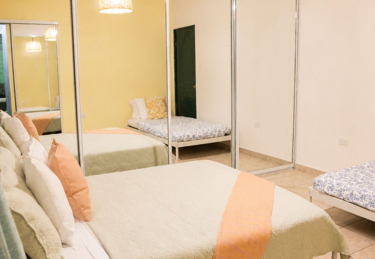 Apartamento en San Juan -  Charming 1 BR Walking Distance to Escambron Beach 