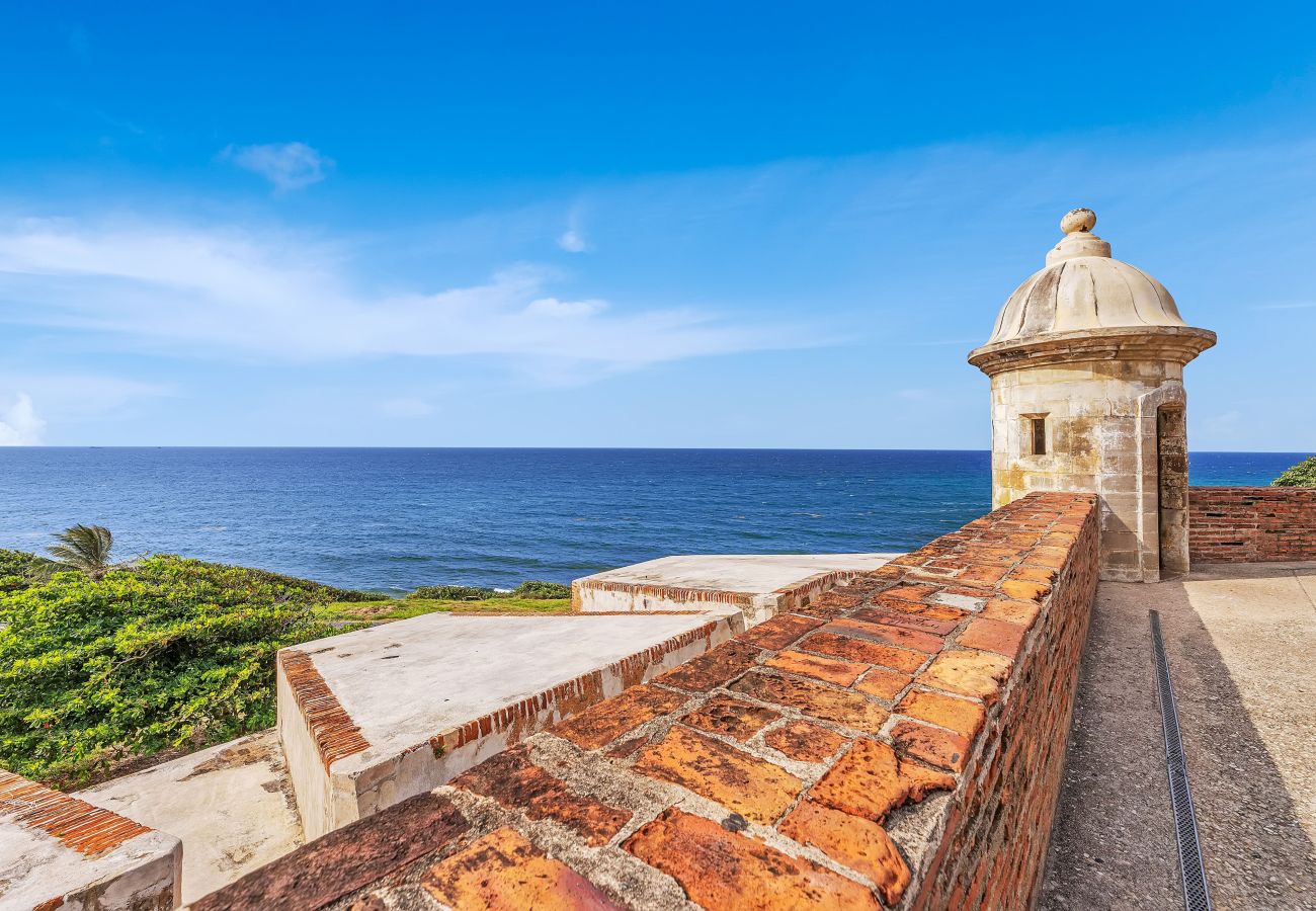 Apartamento en San Juan - San Cristóbal View | 2BR in Old San Juan