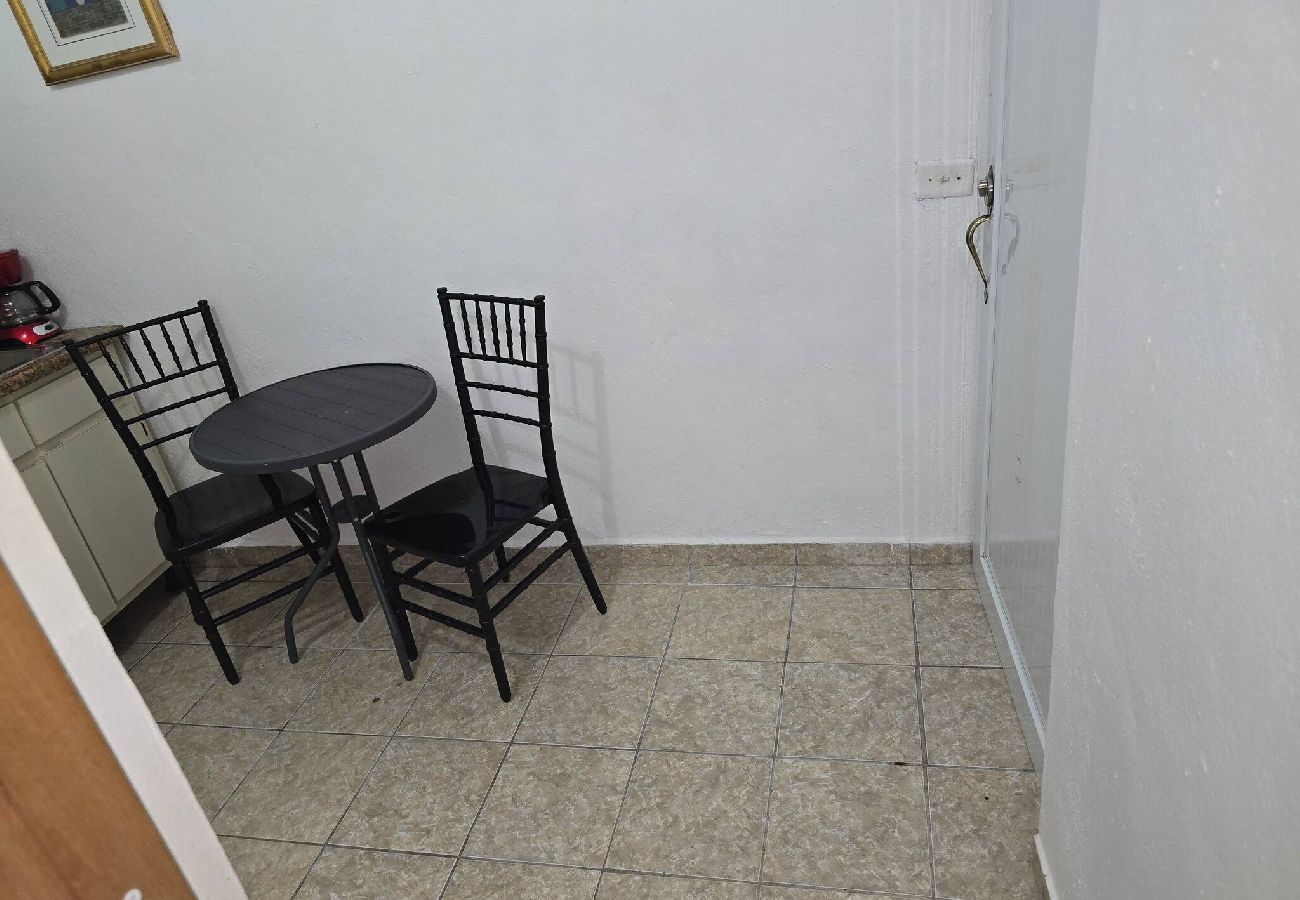 Casa en San Juan - Pequeño apartamento/Estudio 2 San Juan 