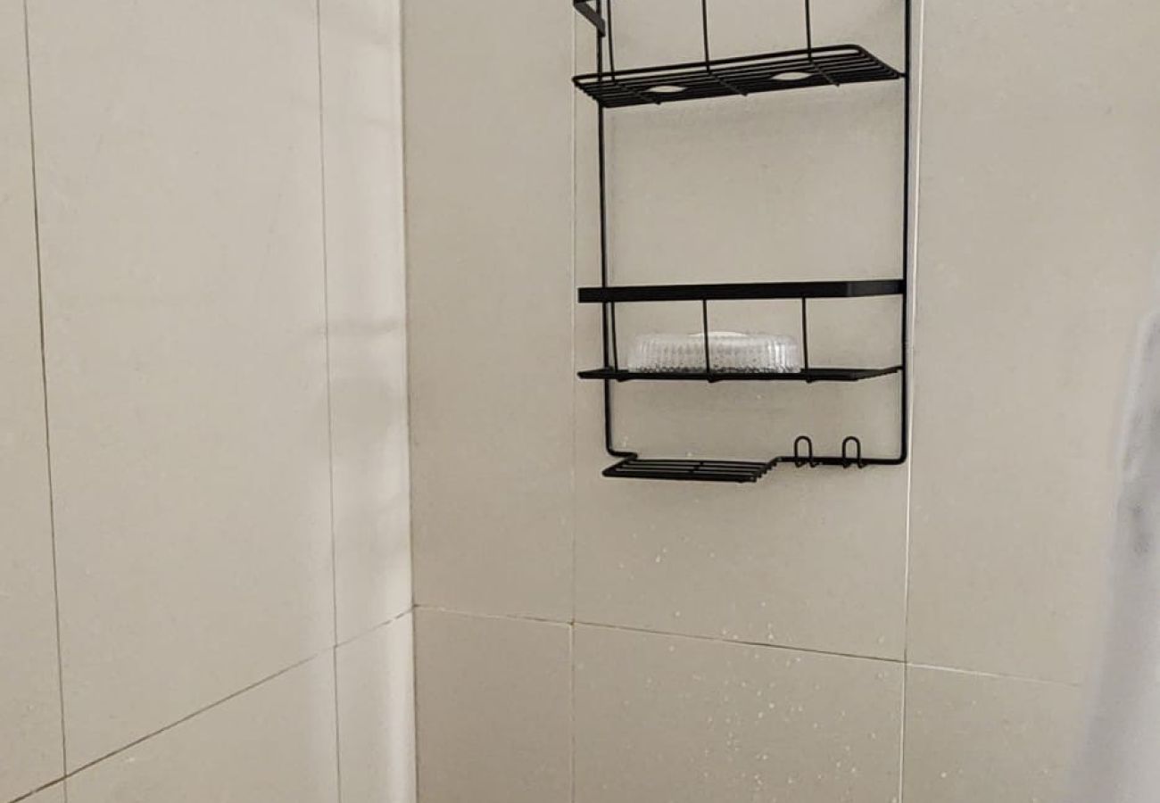Apartamento en Hato Rey - Charming 2BR in Condado – 4 Min to the Beach & Parking
