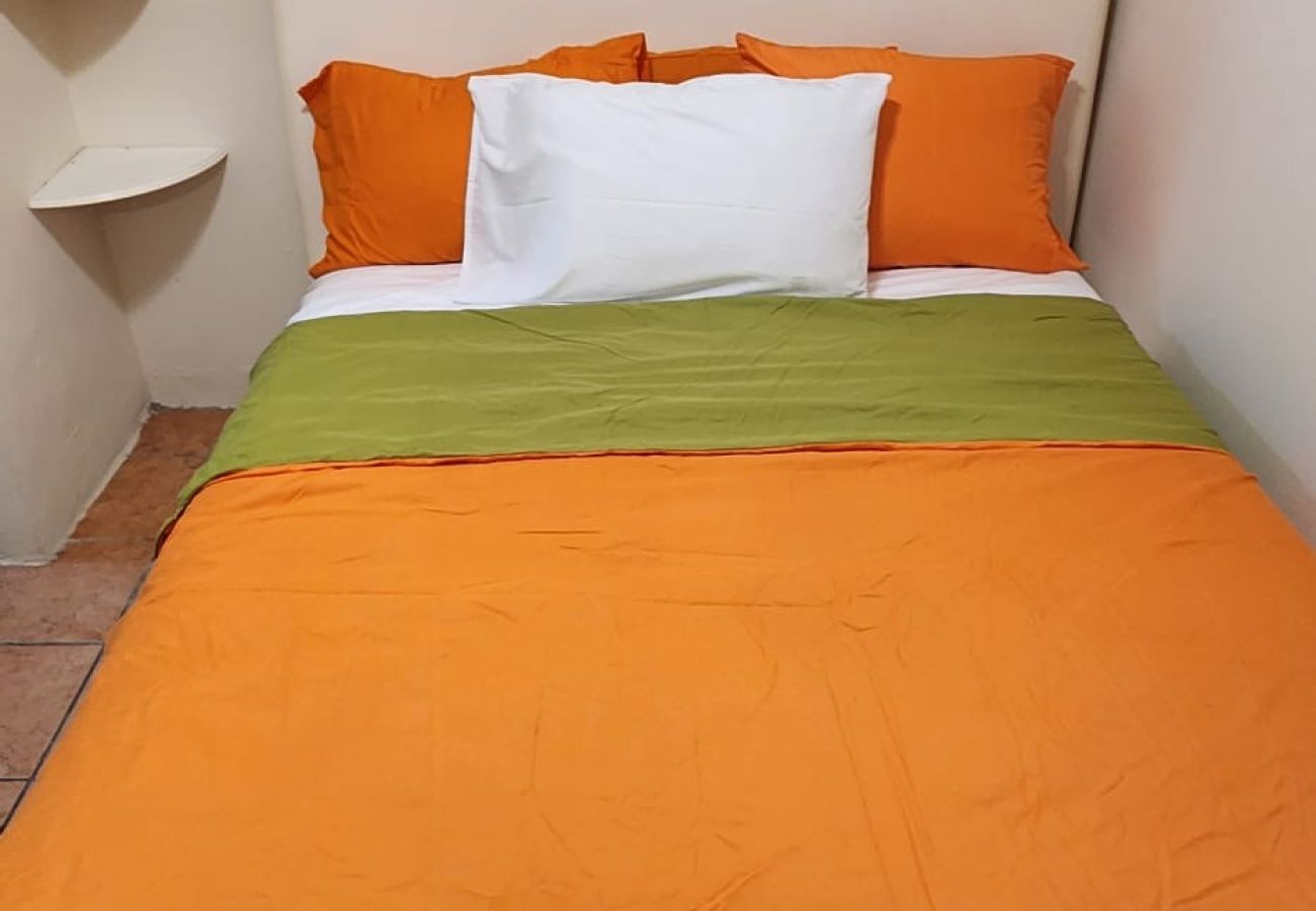 Apartamento en Hato Rey - Charming 2BR in Condado – 4 Min to the Beach & Parking