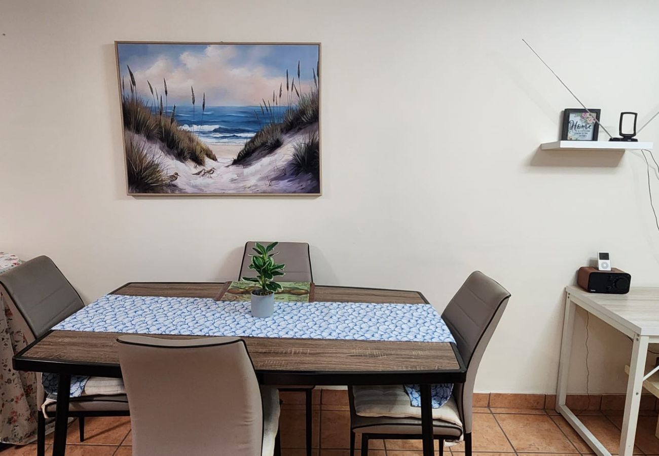 Apartamento en Hato Rey - Charming 2BR in Condado – 4 Min to the Beach & Parking