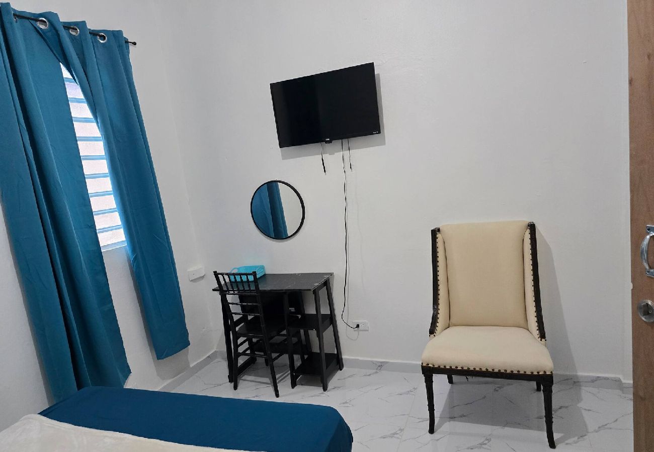Casa en San Juan - Apartamento en Guesthouse. 5 min Choliseo San Juan 