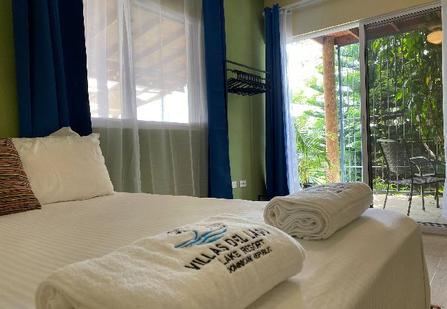 Alquiler por habitaciones en El Caimito - Villas del Lago Resort | Family suite