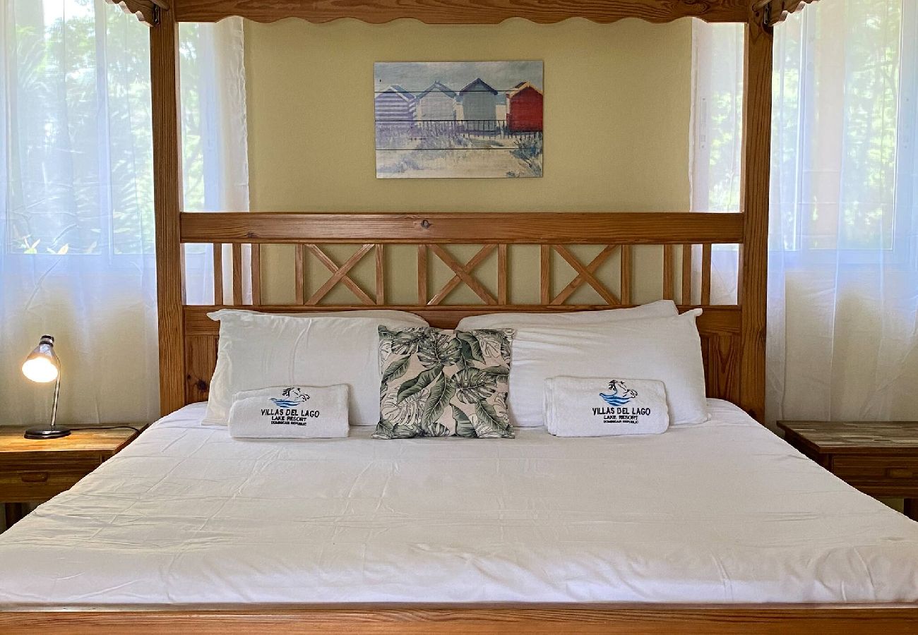 Alquiler por habitaciones en El Caimito - Villas del Lago Resort | Family suite