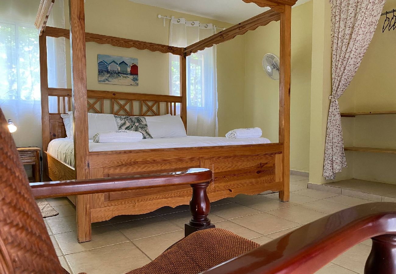 Alquiler por habitaciones en El Caimito - Villas del Lago Resort | Family suite