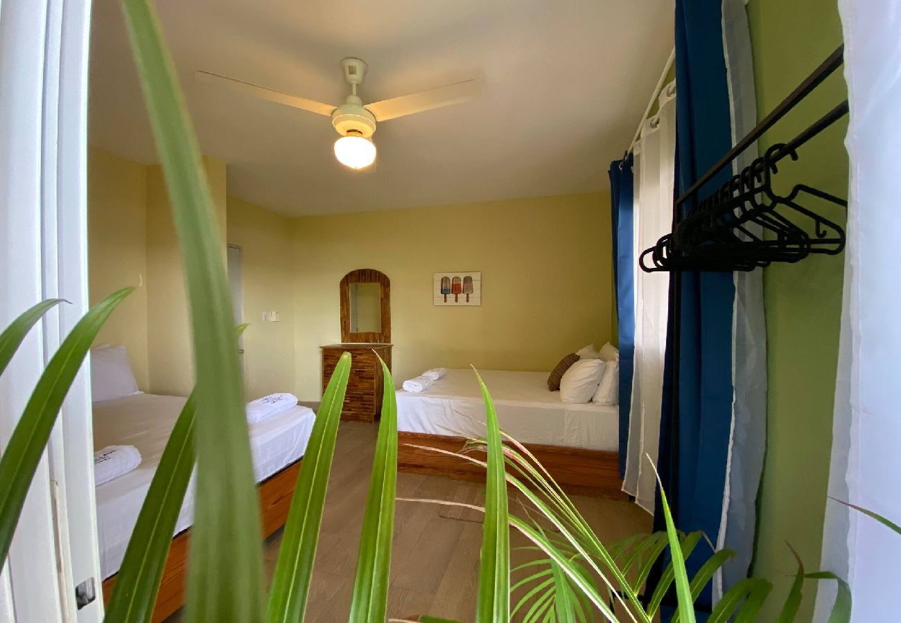 Alquiler por habitaciones en El Caimito - Villas del Lago Resort | Family suite