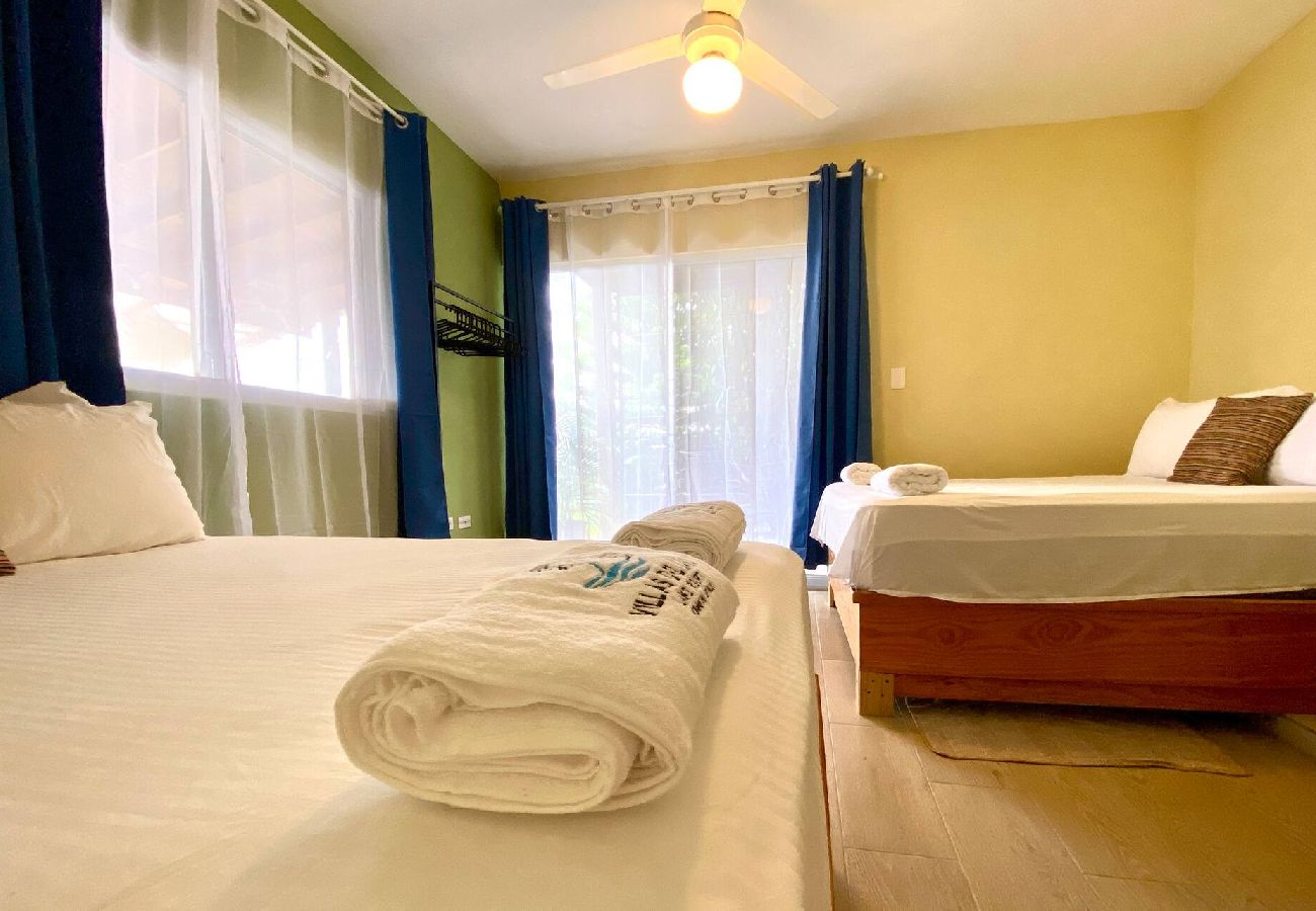 Alquiler por habitaciones en El Caimito - Villas del Lago Resort | Family suite