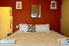 Alquiler por habitaciones en El Caimito - Villas Del Lago Resort – King Room | Upper Floor