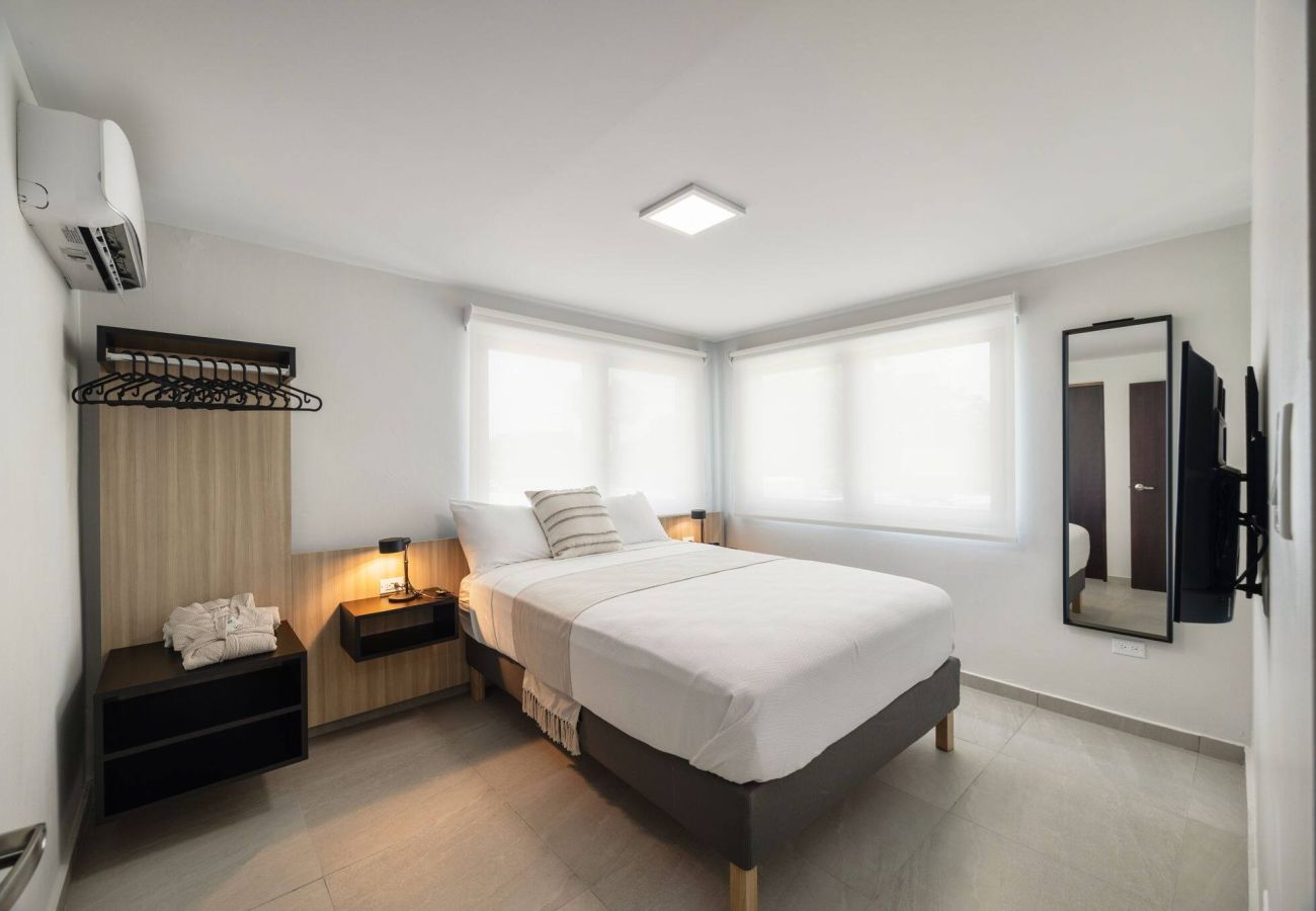 Apartamento en Carolina - Isla Verde Ocean View |  Entire 2nd Floor Suite & Private Penthouse Suite