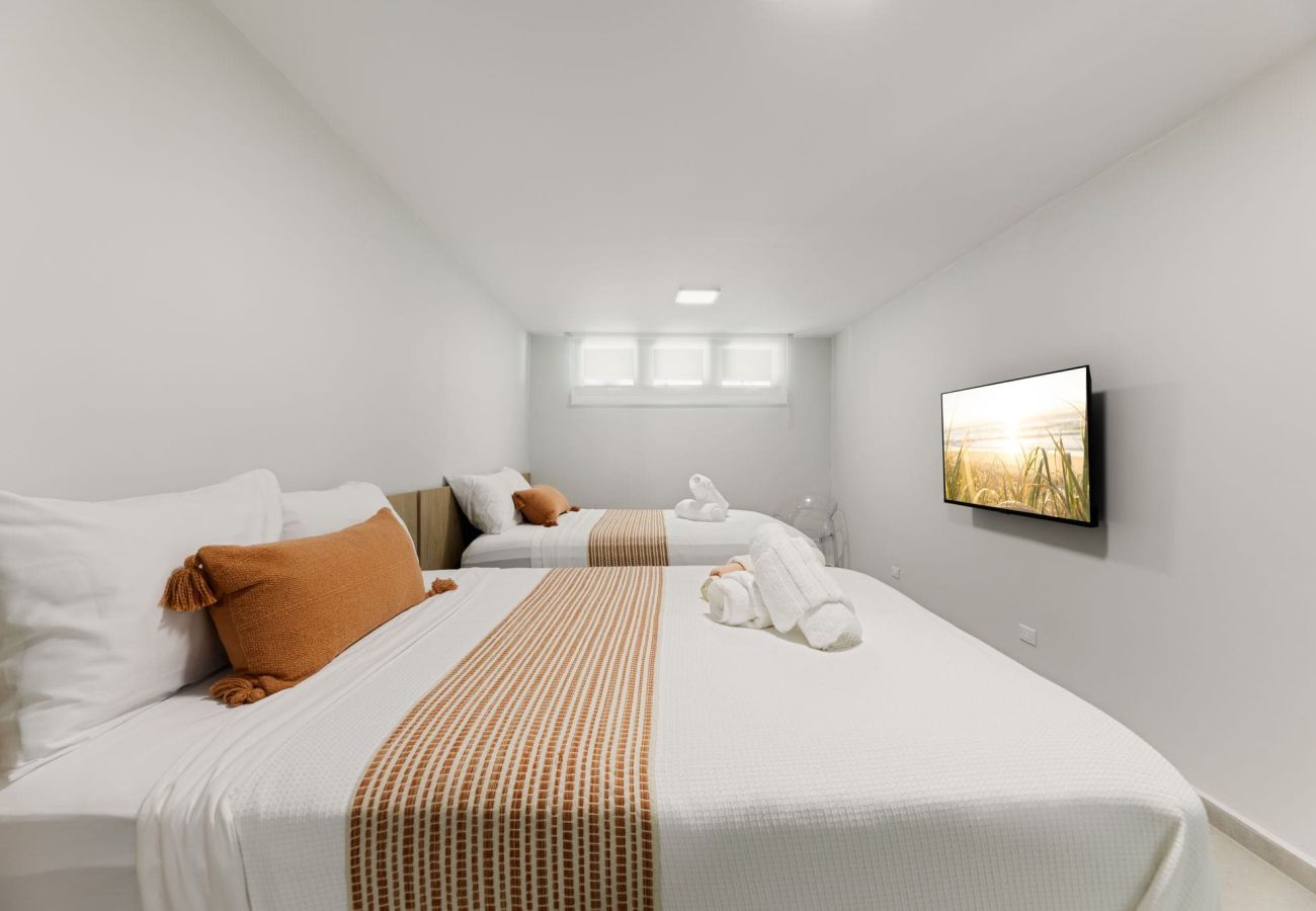 Apartamento en San Juan - 14 Guests | 2 Suites | 2 Min Beach | Private Pool
