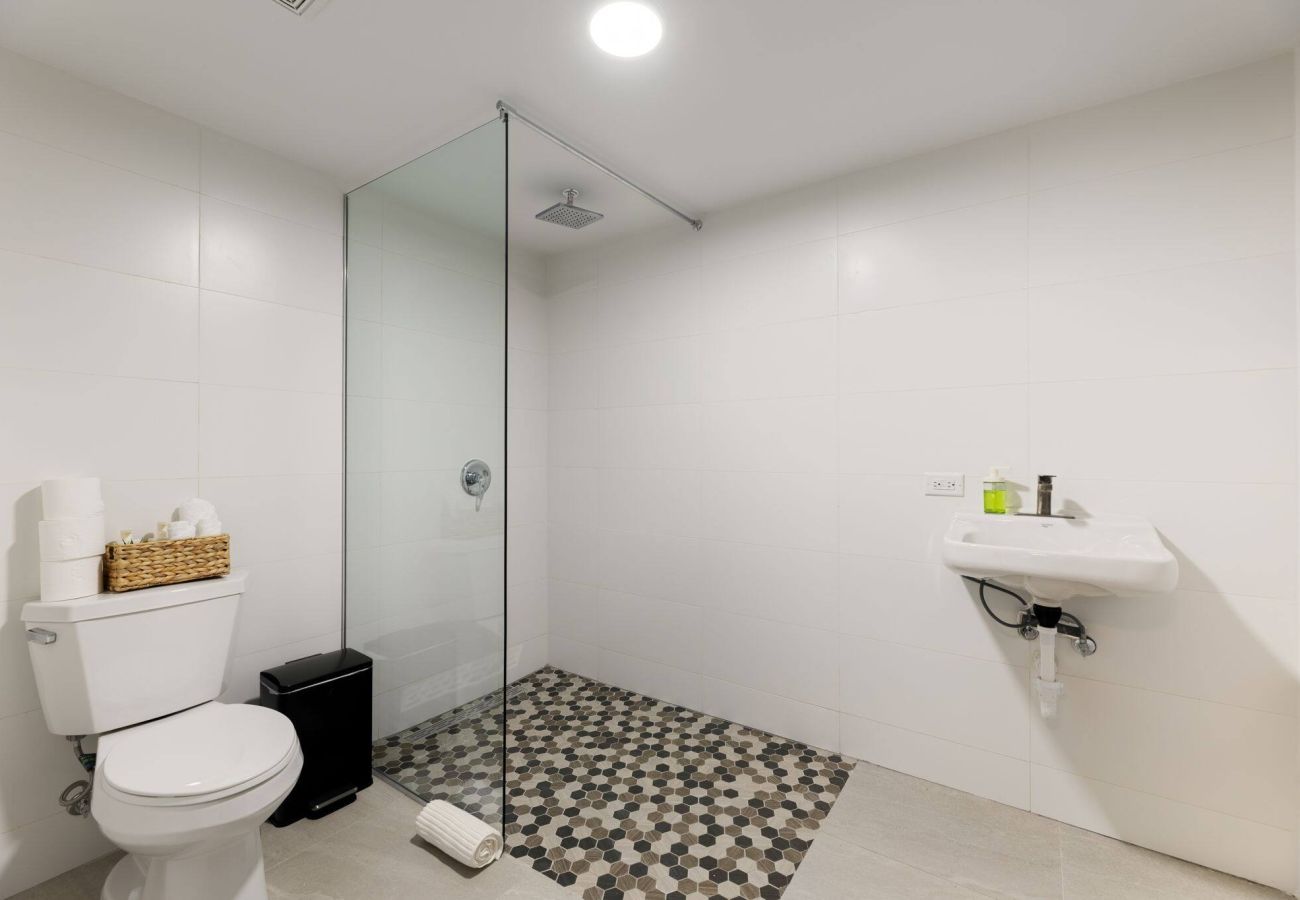 Apartamento en San Juan - 14 Guests | 2 Suites | 2 Min Beach | Private Pool