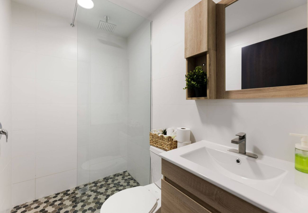 Apartamento en San Juan - 14 Guests | 2 Suites | 2 Min Beach | Private Pool