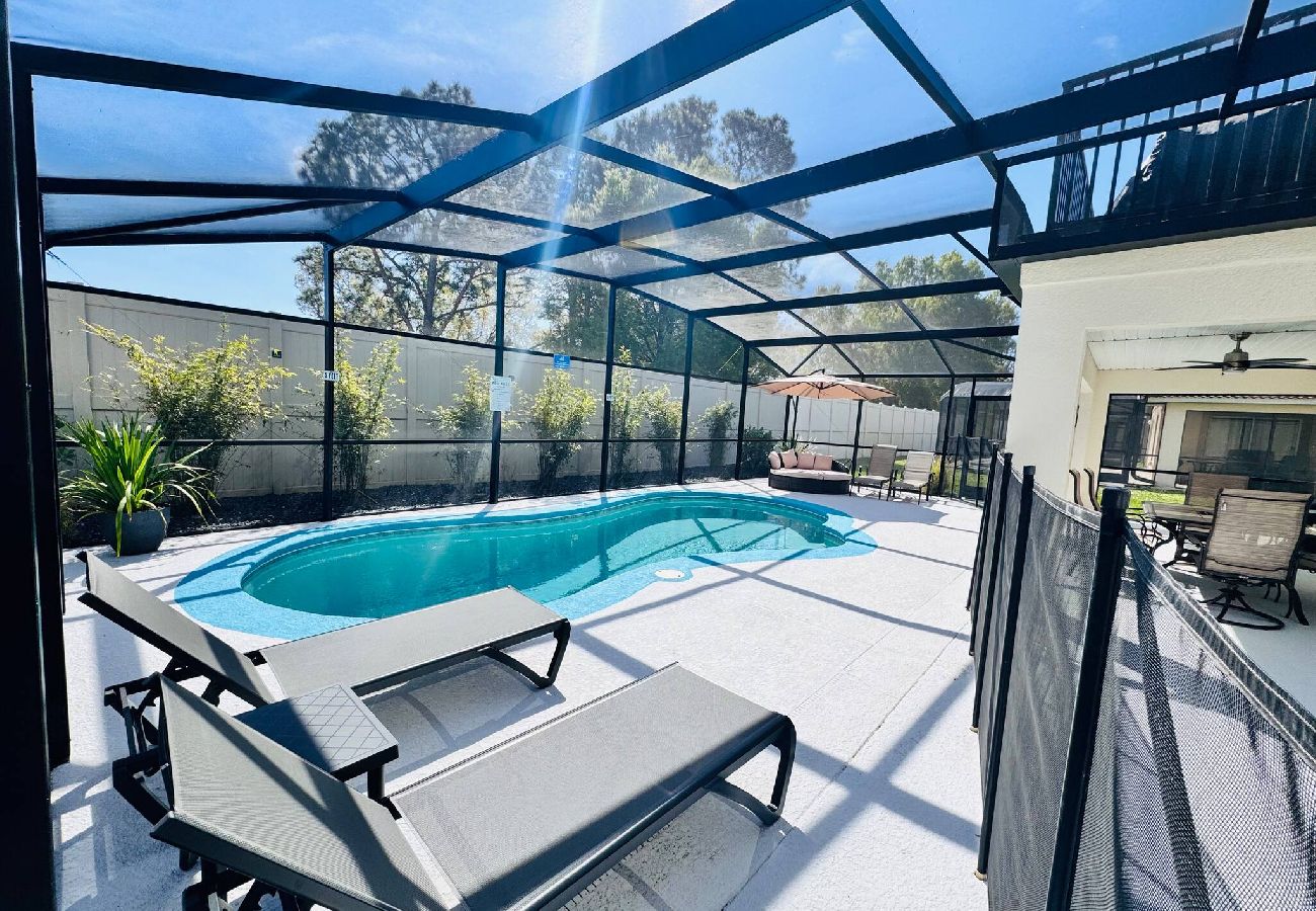 Casa en Davenport - Espaciosa villa con piscina cerca de Disney 